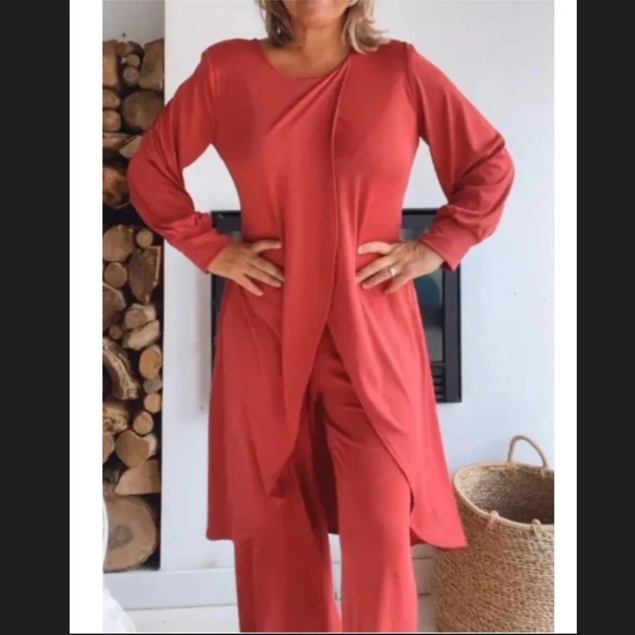 Conjunto Elegante de Dos Piezas - Imagen 3