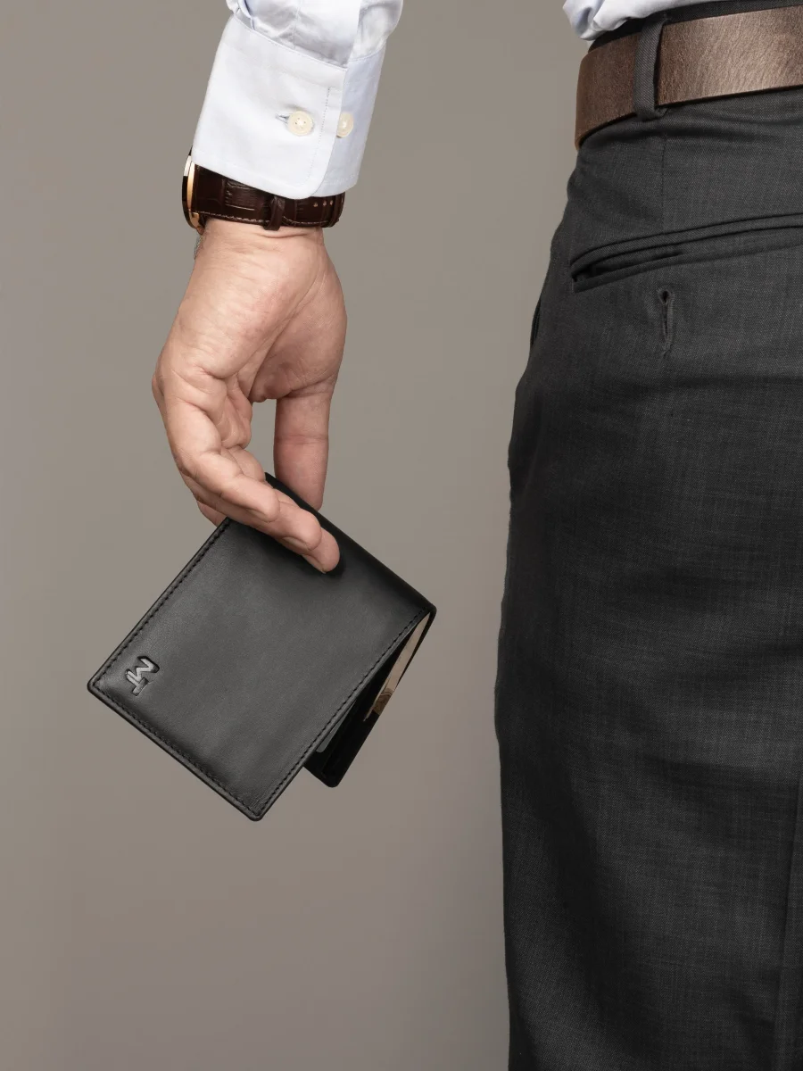 Wealth Ward Black Bi-folded Wallet - Imagen 7
