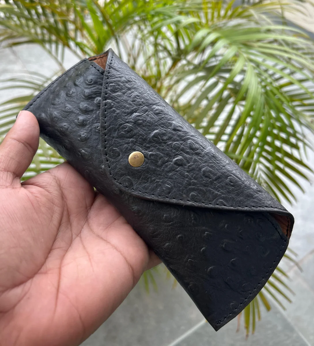 Black Leather Sunglasses Cover - Imagen 4
