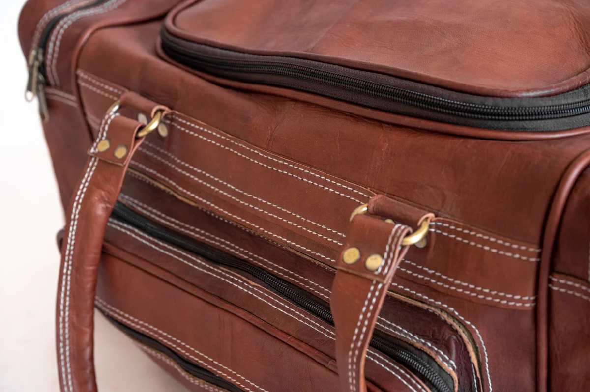 Vintage Leather Travel Duffle Bag - Imagen 5