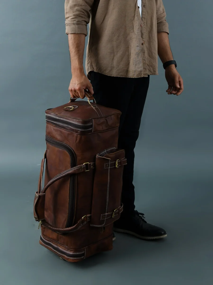 Walker Leather Weekender Bag + Free Toiletry - Imagen 9