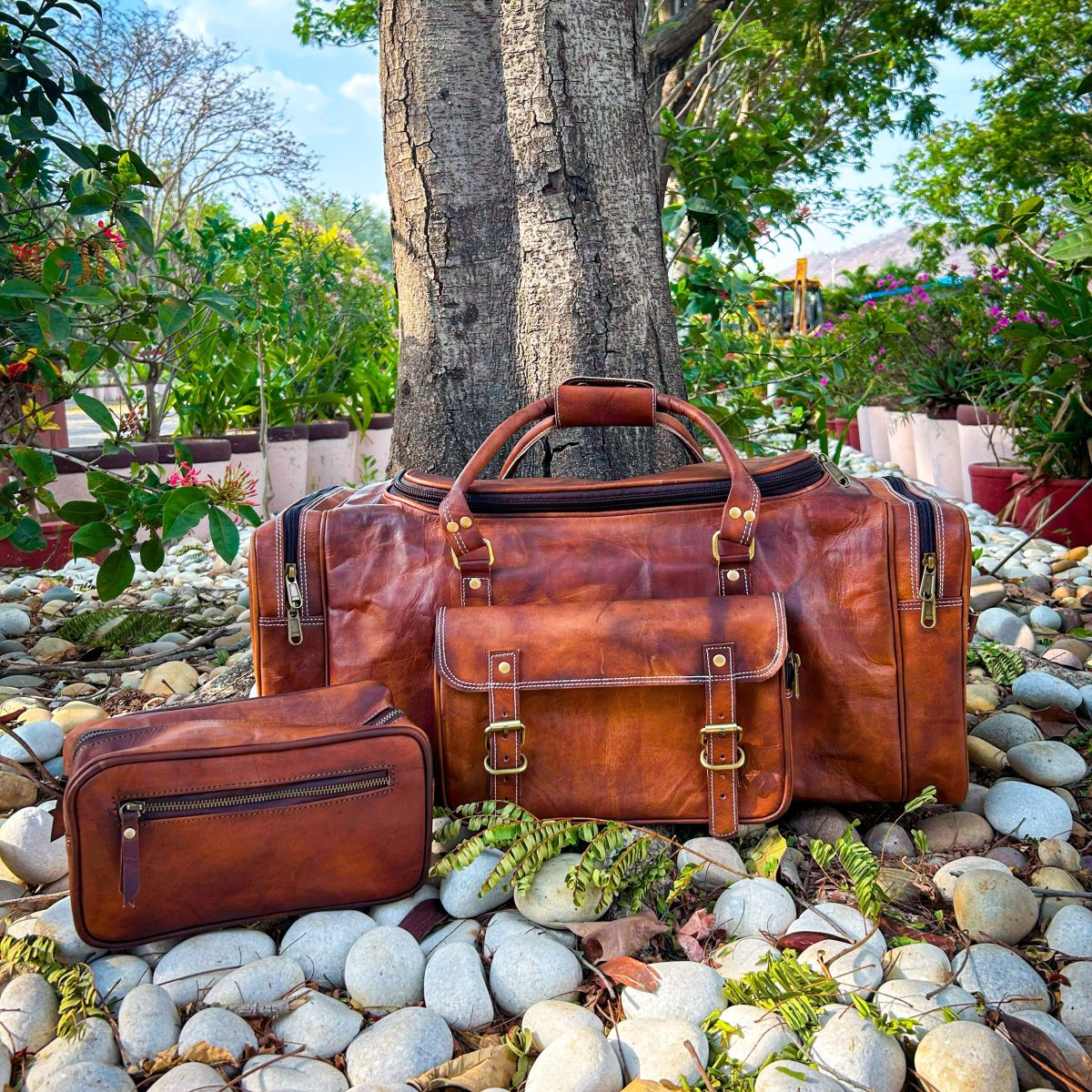 Walker Leather Weekender Bag + Free Toiletry - Imagen 4