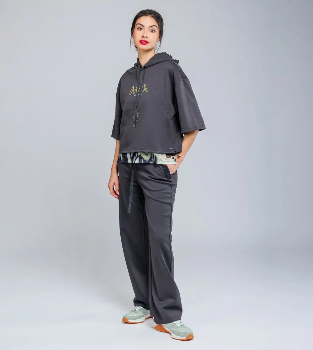 Pantalones fluidos grises - Imagen 4
