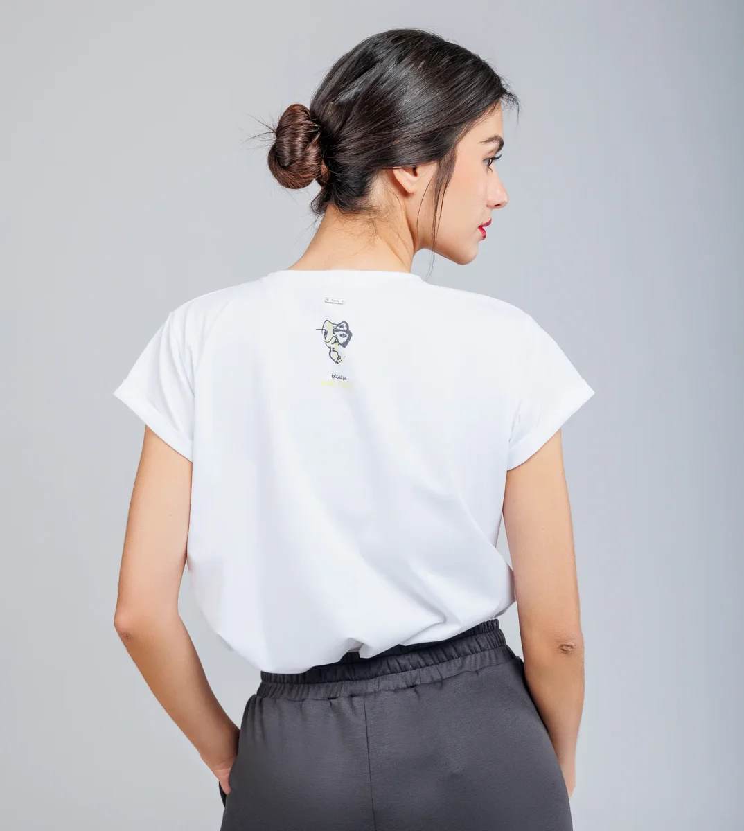 Camiseta manga corta blanca y dorada Anekke - Imagen 5