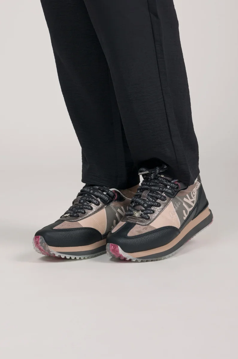 Deportivos negros y rosas - Imagen 3