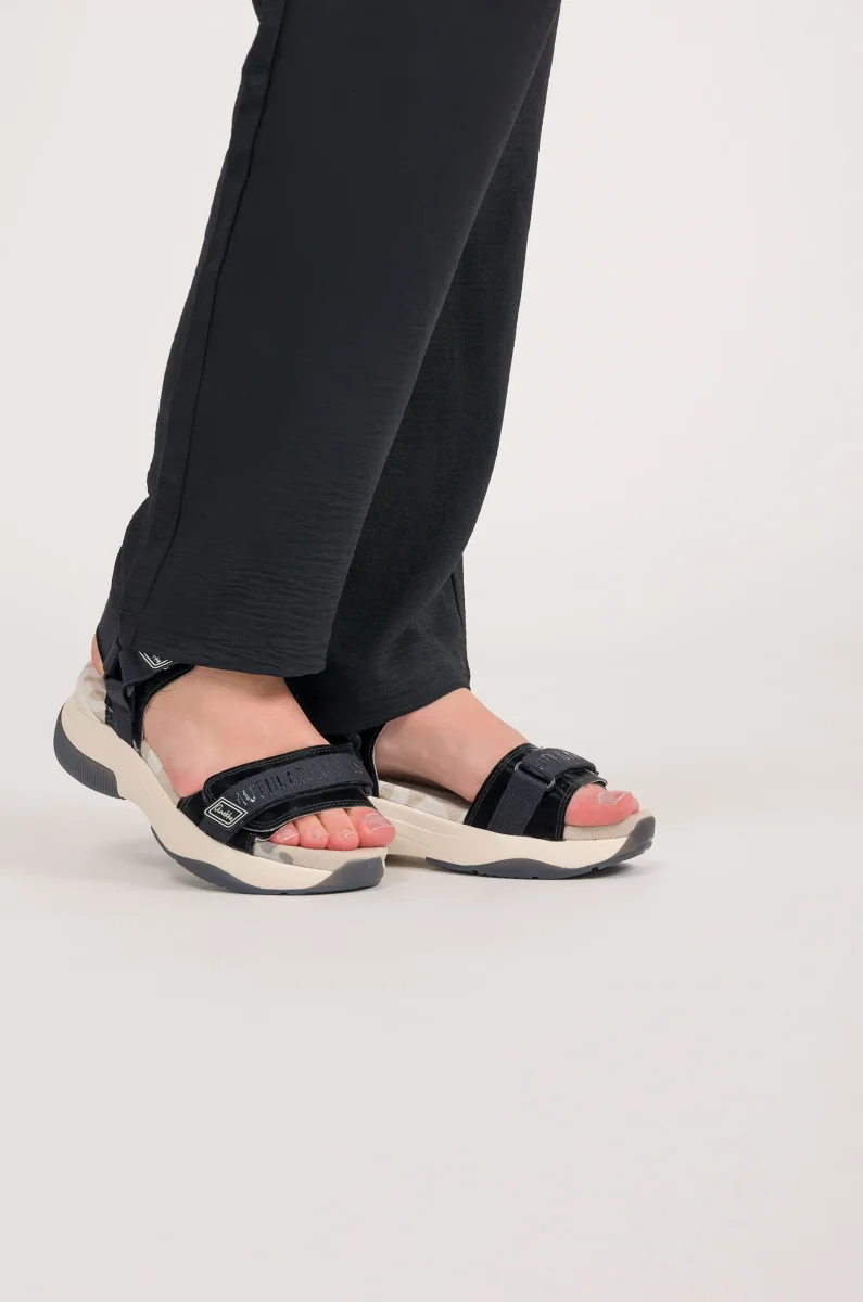 Sandalias deportivas negras - Imagen 3
