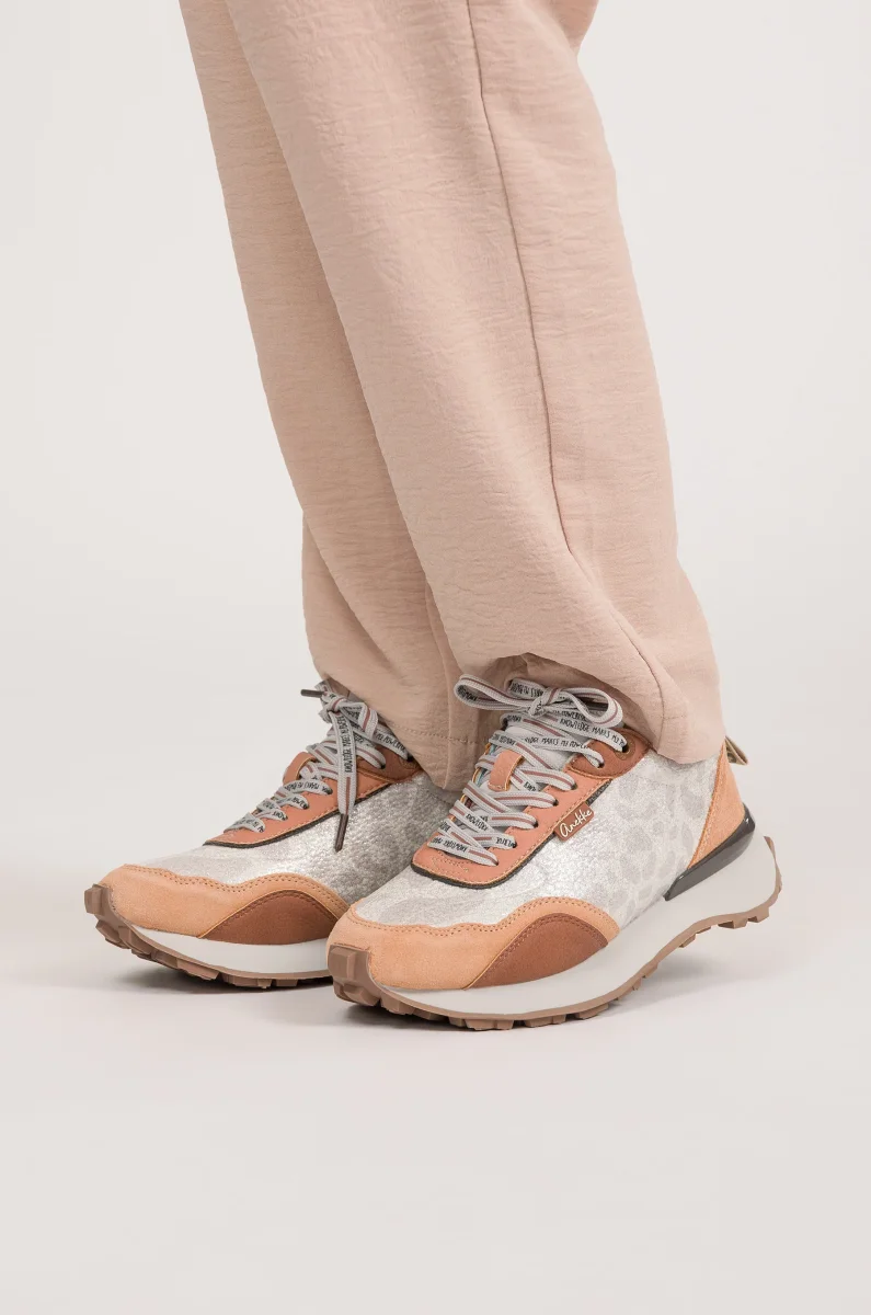 Deportivos beige y naranja - Imagen 5